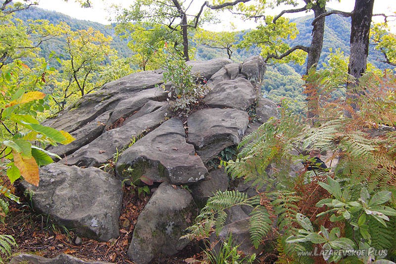 Верхняя часть скалы.