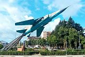 Монумент самолёт Миг-23