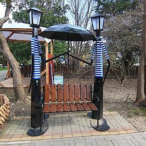 Скамья "Матросы с зонтиком"