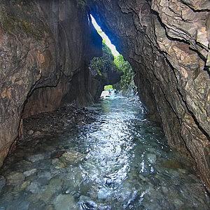 Грот в Мамедовом ущелье