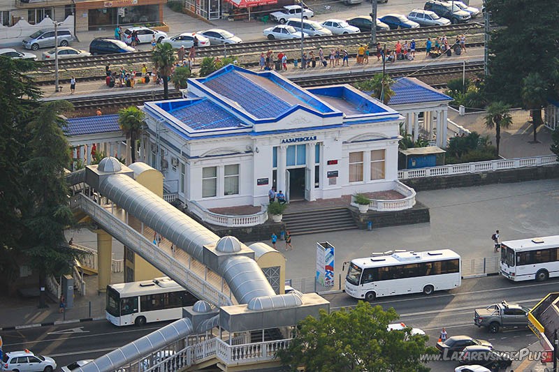 Выход с вокзала в город.