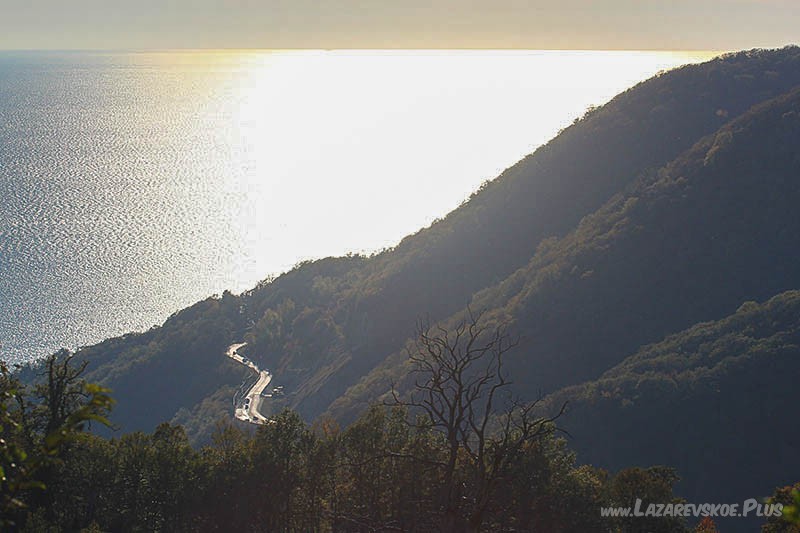 Вид на море и трассу