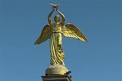 Скульптура "Добрый ангел мира"