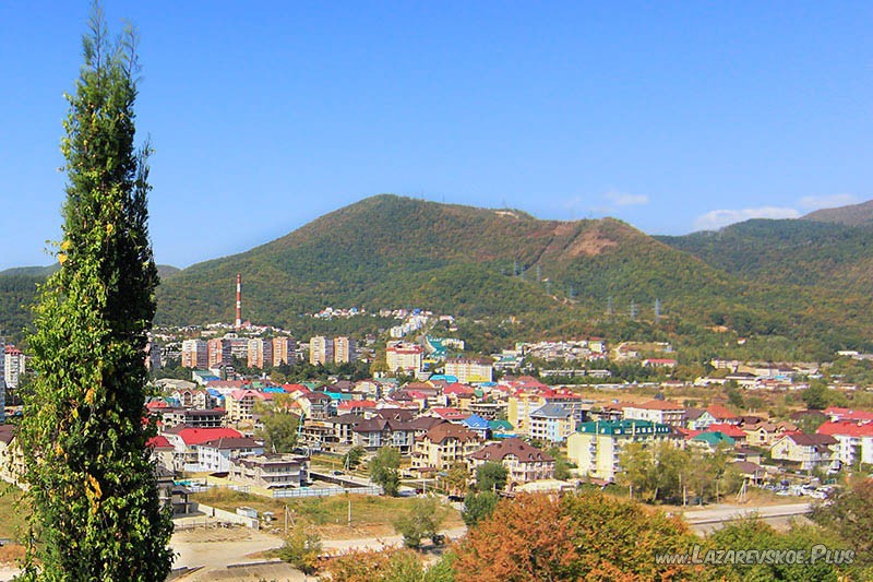 Вид на Лысую гору со стороны Марьинского шоссе.