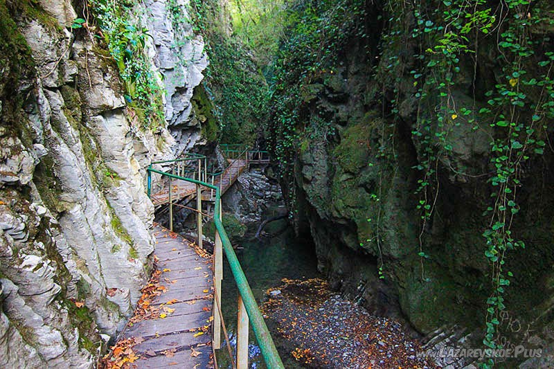 Свирское ущелье. Вход в каньон.