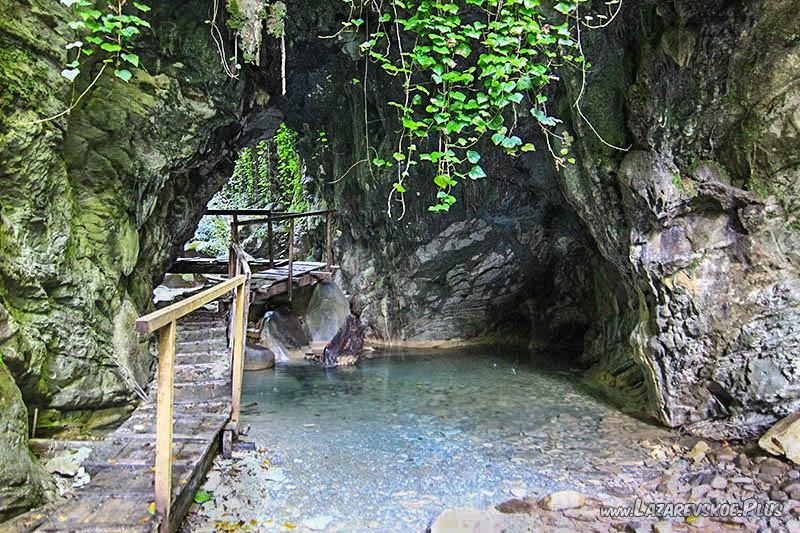 Грот Любви и Верности.