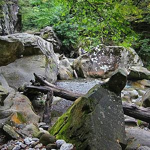 Каменный завал в ущелье Легенды Мамеда