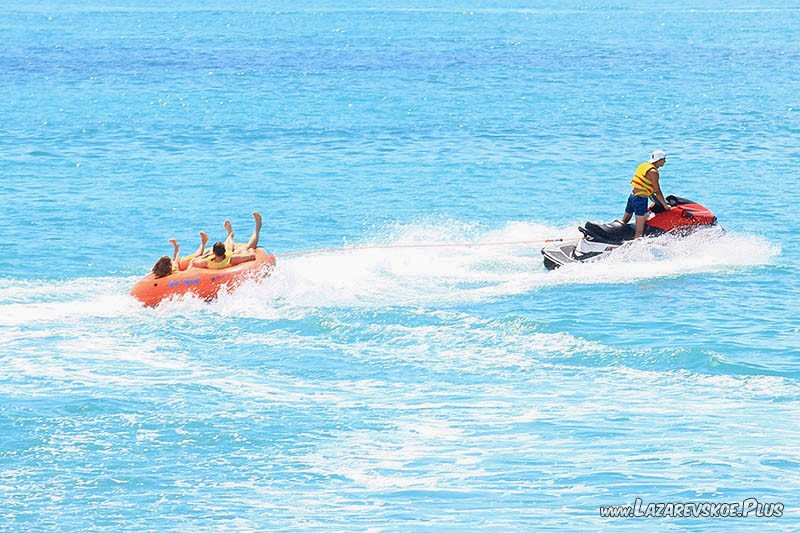 Морские развлечения в Лазаревском - Таблетка.