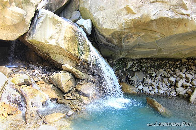 Водопад Бесстыжий