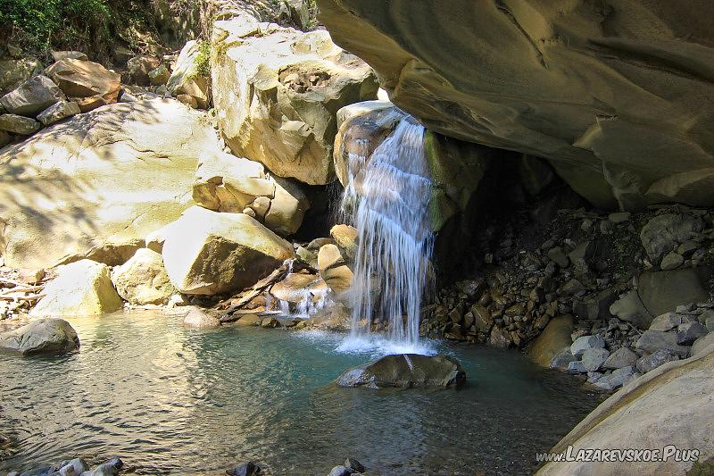 Водопад Бесстыжий