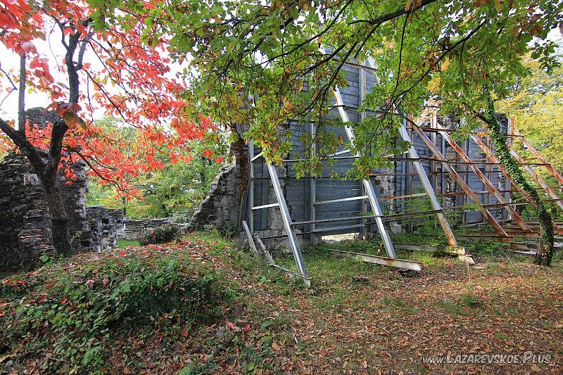 Подпорка северной стены.