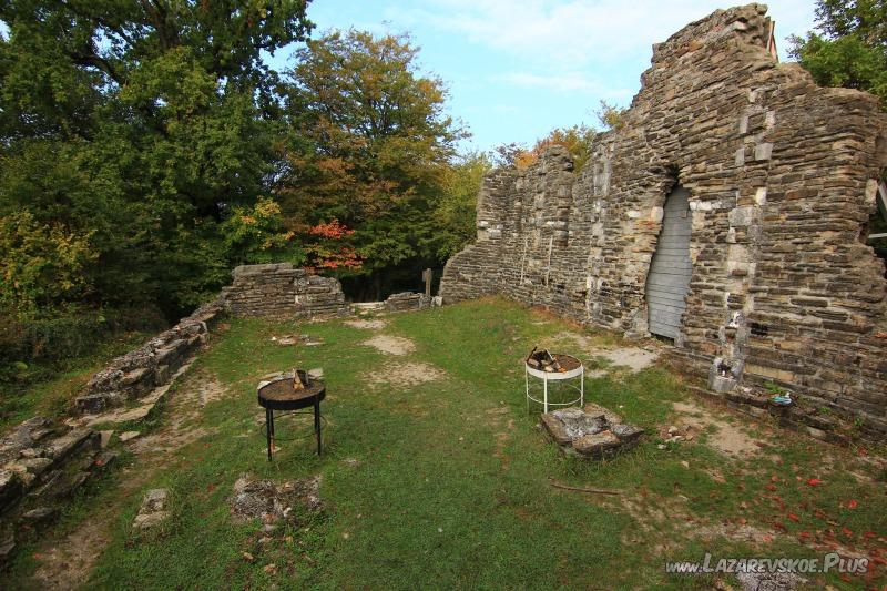 Внутренняя часть храма.