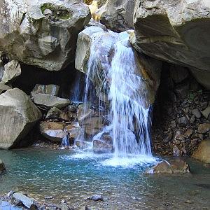 Водопад Бесстыжий и купель Аполлона